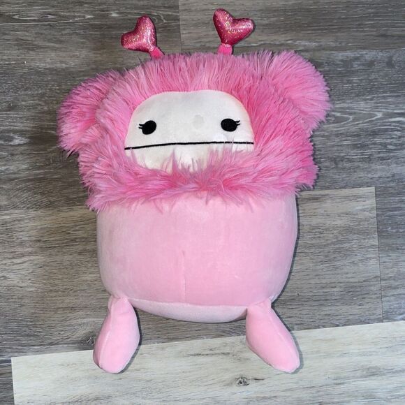 Caparinne the Bigfoot Squishmallow 2023 Valentines Release 11” Tags - Picture 1 of 9